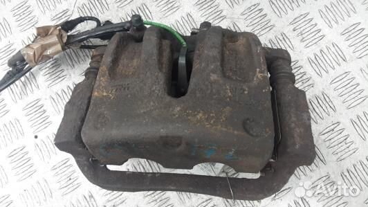 Суппорт тормозной передний левый land rover discov