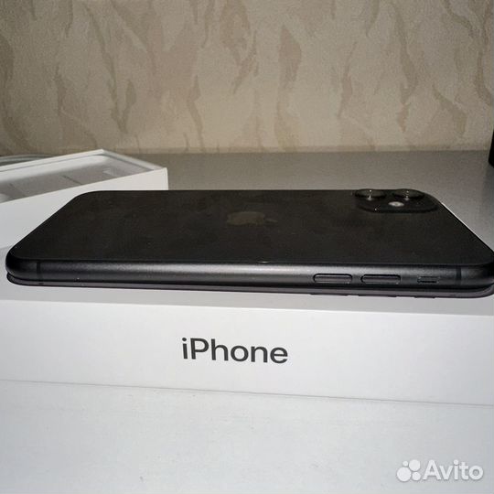 iPhone 11, 64 ГБ