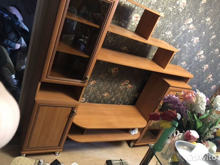 Полка под телевизор