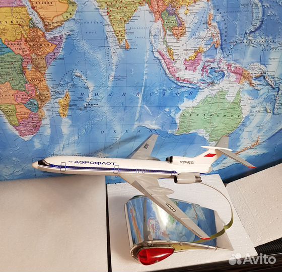 Кабинетная модель, самолет- светильник Ту-154