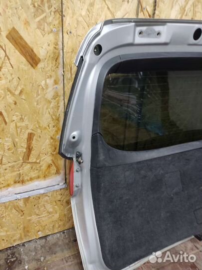 Крышка багажника toyota caldina 3