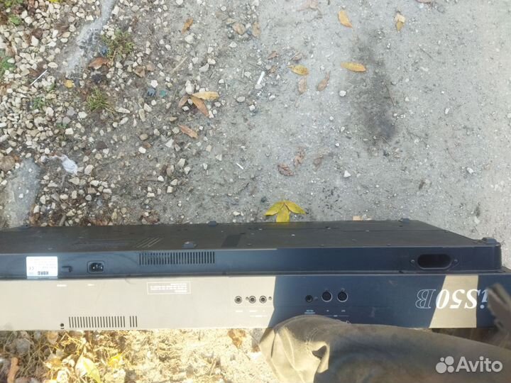 Синтезатор korg is50B на запчасти