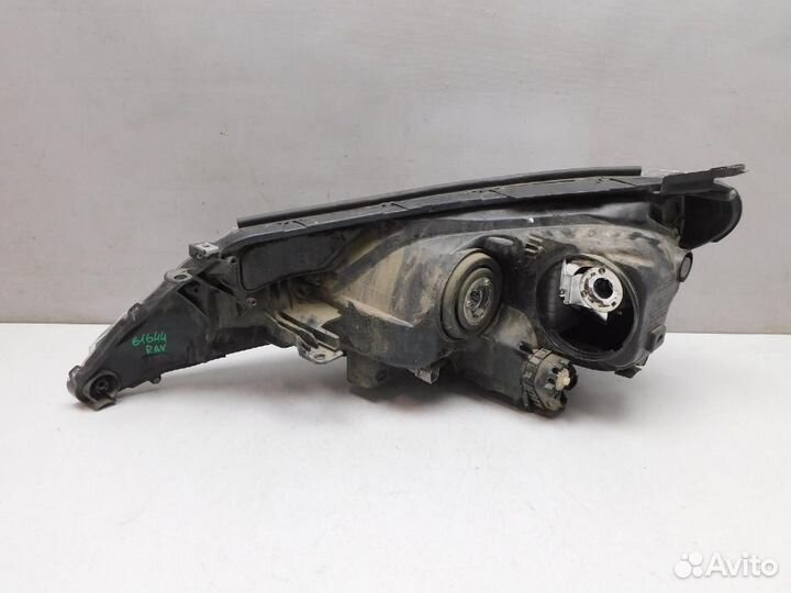 Фара правая Toyota RAV4