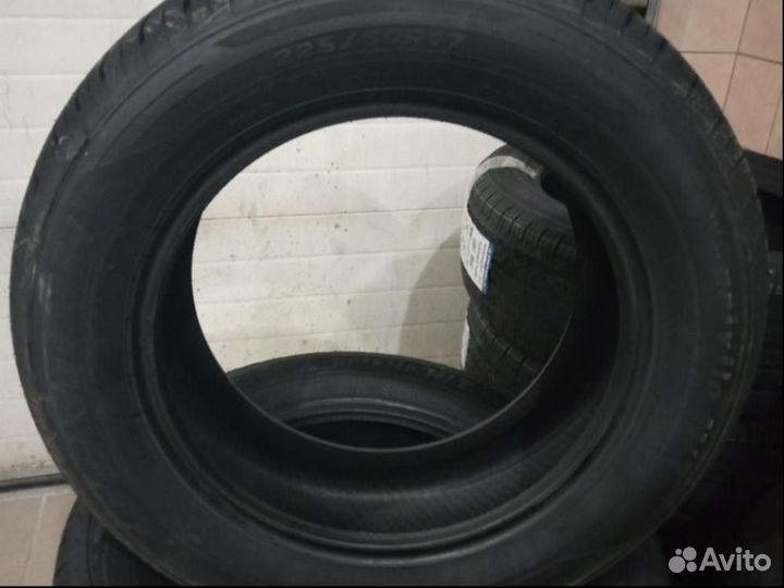 Tracmax X-Privilo H/T 225/60 R17 99H