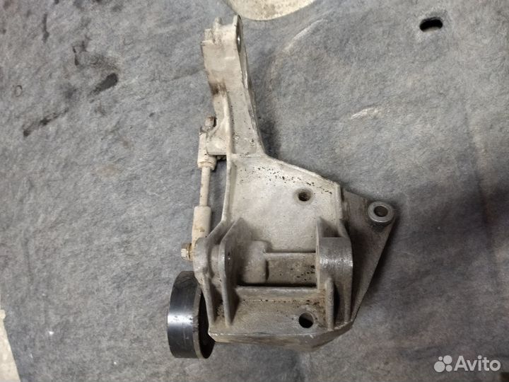 Натяжитель ремня генератора Ваз Калина, Гранта