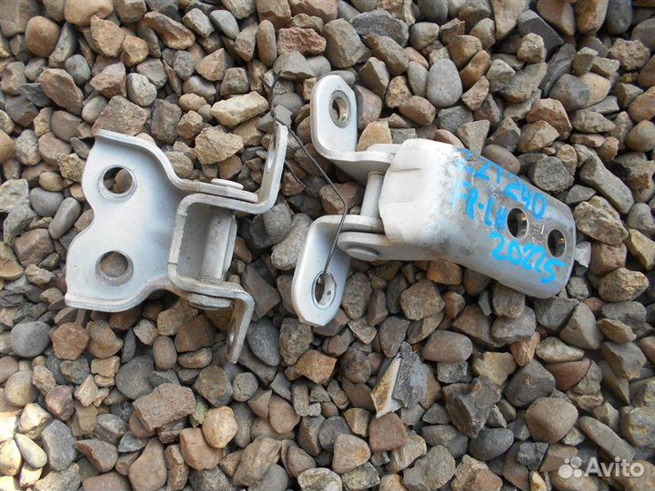 Петля дверная передняя левая Toyota Allion ZZT240