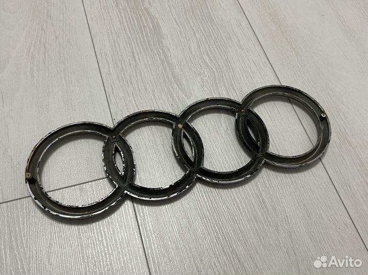 Эмблема Audi 80 B2