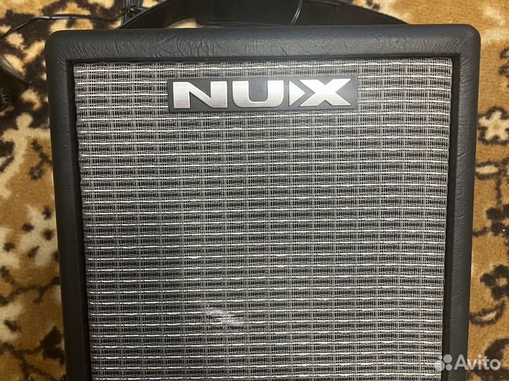 Гитарный комбоусилитель NUX Mighty-8BT