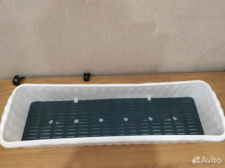 Балконный ящик для цветов и опоры для растений