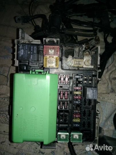Блок предохранителей подкапотный с проводкой