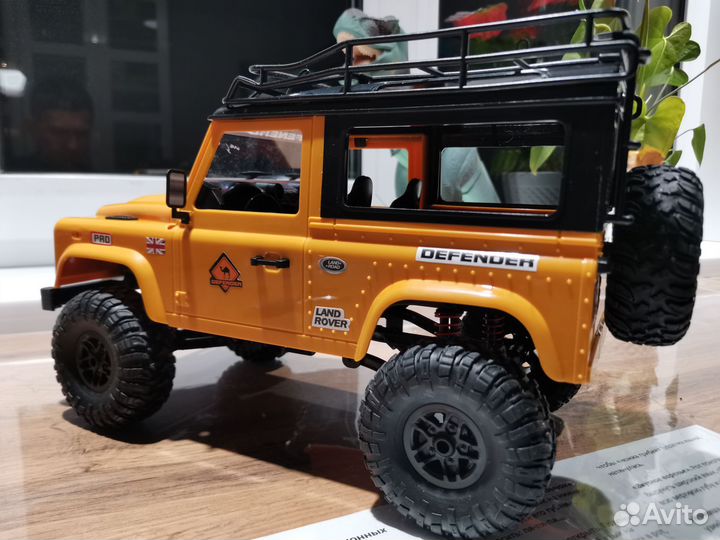 Радиоуправляемый Land Rover Defender 4WD