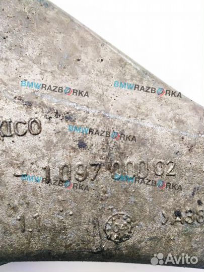 Кронштейн двигателя правый BMW X5 E53 2000