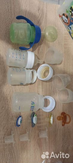 Бутылочки, пустышки и поильник avent