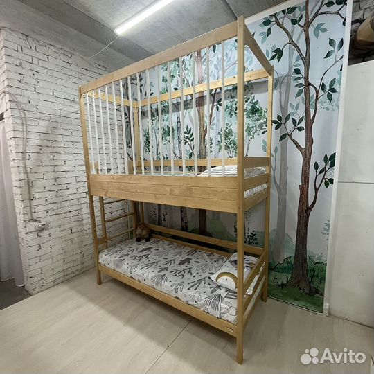 Двухъярусная детская кровать