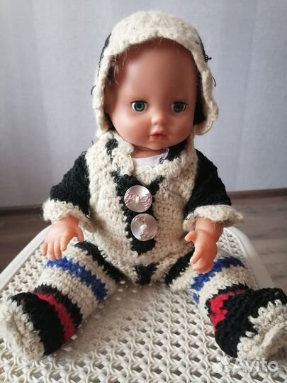 Кукла на санках плюс одежда