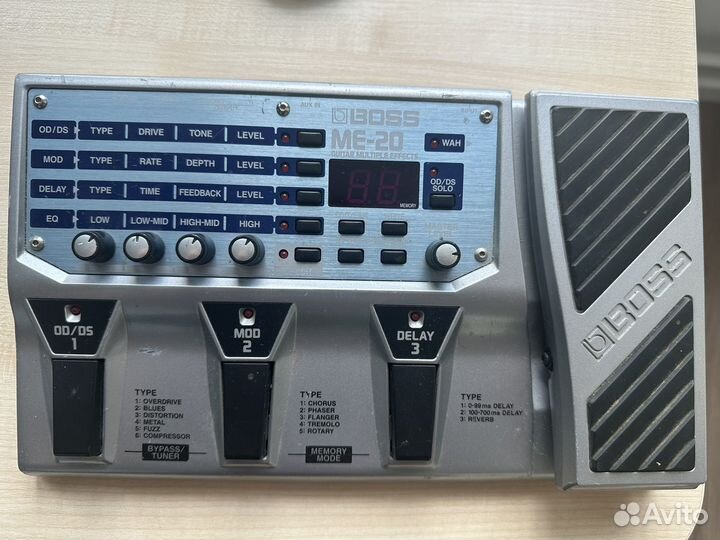 Гитарный процессор boss me-20