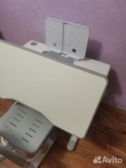 Детский, растущий стол и стул