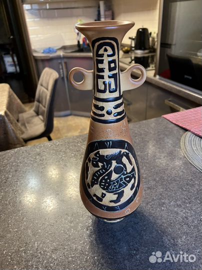 Статуэтки фигурки вазы