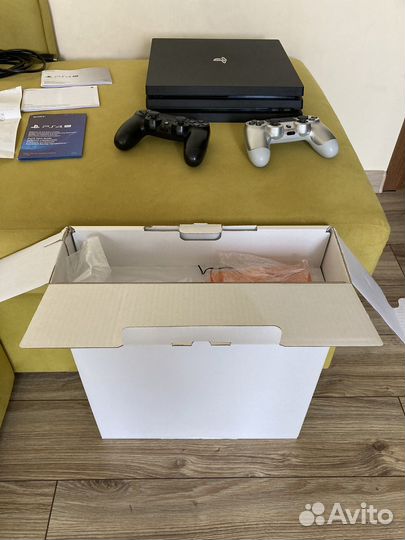 Sony playstation 4 PS4 pro 1tb