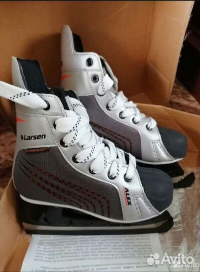 Продам коньки хоккейные.2500