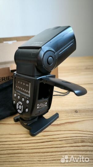 Накамерная вспышка Andoer AD-560II