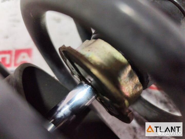 Стойка передняя правая toyota crown