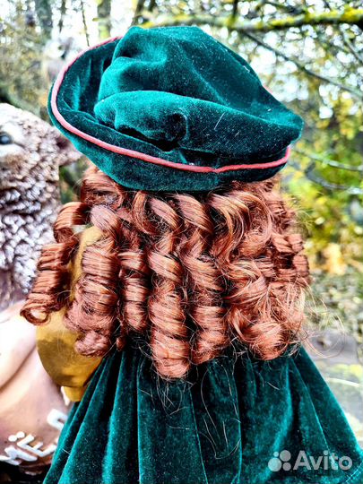 Кукла фарфоровая коллекционная