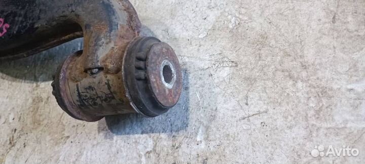 Рычаг передний правый нижний