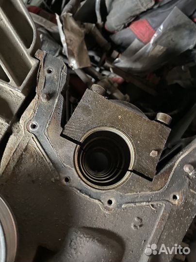 В разборе двигатель VR6 3.6