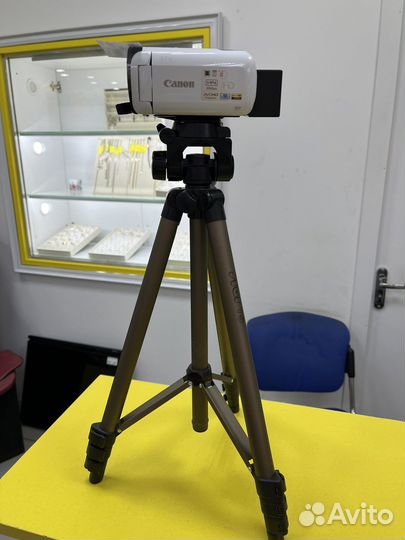 Видеокамера Canon legria HF R706 (Т22)