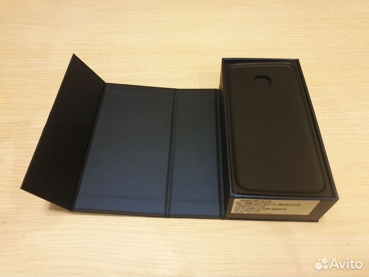 Коробка от Samsung Galaxy S7 Edge