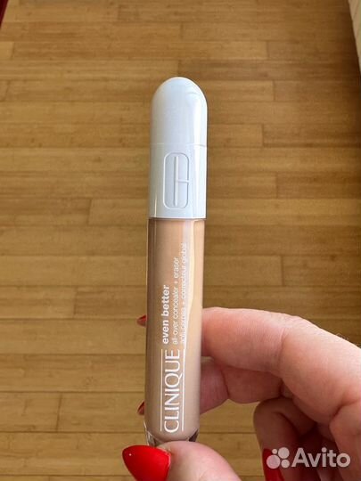 Clinique консилер CN70