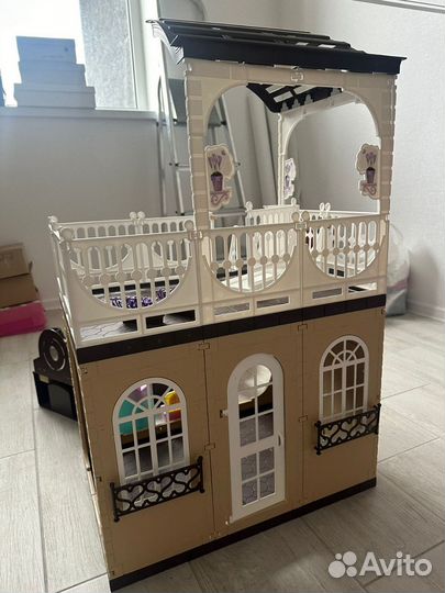 Кукольный домик с мебелью