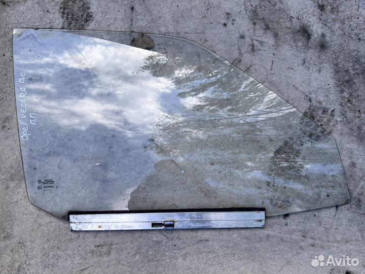 Стекло двери переднее правое Opel Vectra B, C
