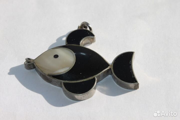 Стильный кулон 