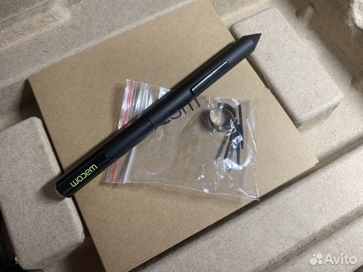 Графический планшет Wacom One M (Medium)