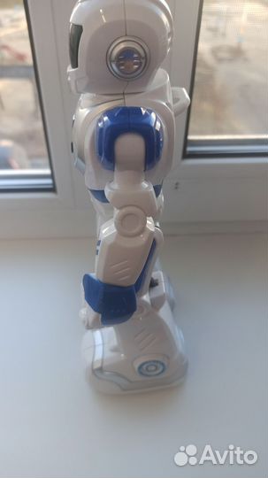 Игрушка робот