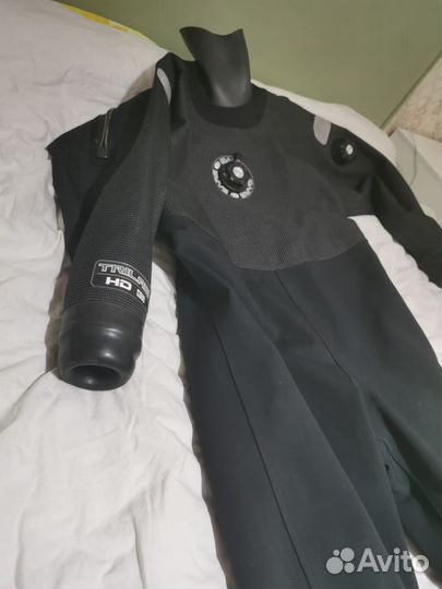 Сухой гидрокостюм