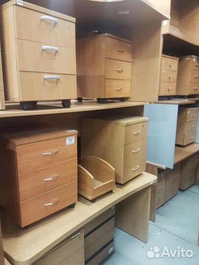 Столы и тумбы