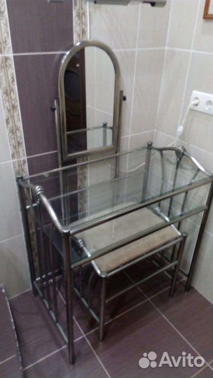 Туалетный столик с зеркалом и подсветкой бу