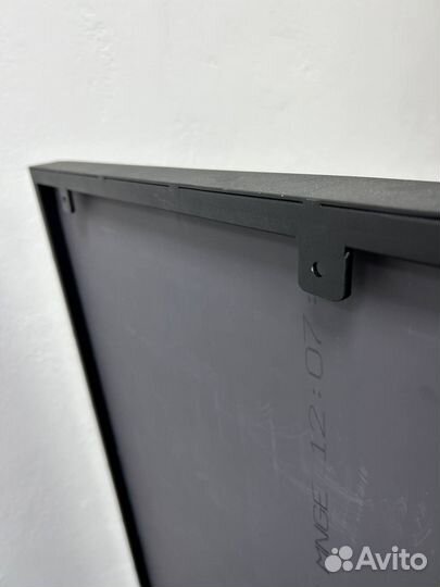 Зеркало в металлической раме в наличии