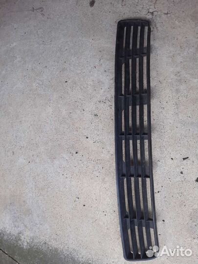 Решетка в передний бампер Audi A4 B5 (1994-1999г)