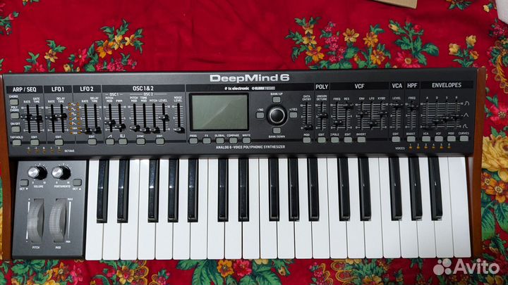 Behringer deepmind 6