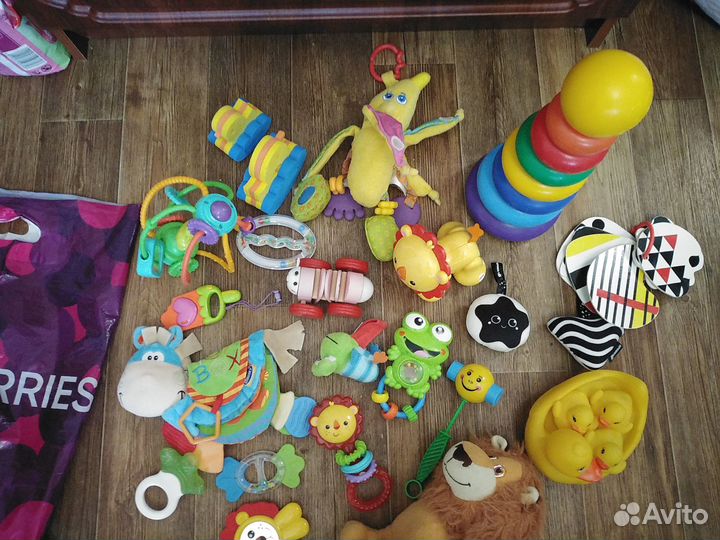 Развивающие игрушки пакетом