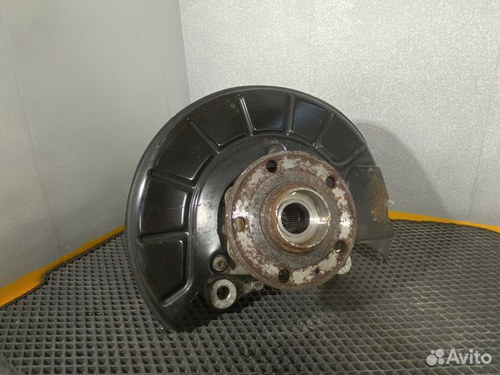 Поворотный кулак левый VW passat cc