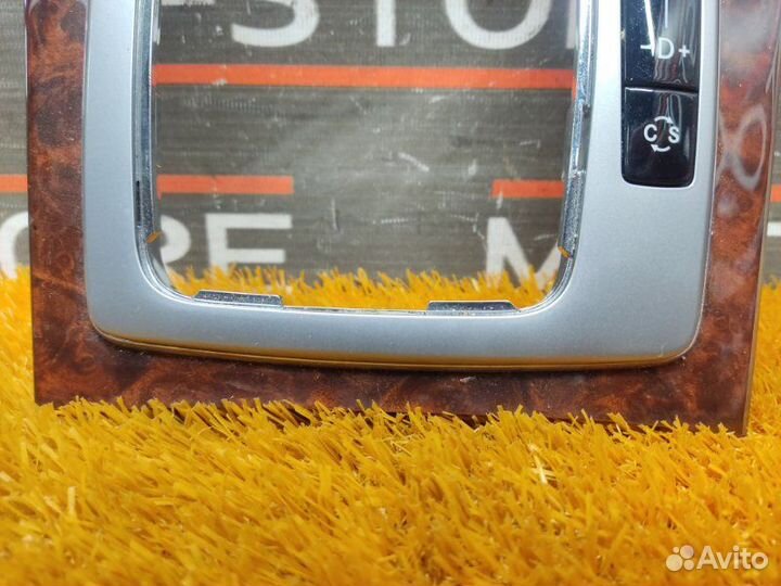Консоль селектора Mercedes-Benz C-Class W204