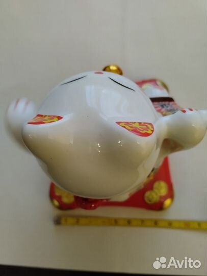 Фигурка кот Манэки нэко для привлечения денег