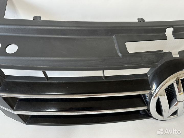 Решетка радиатора Volkswagen Sharan 7N0853653A