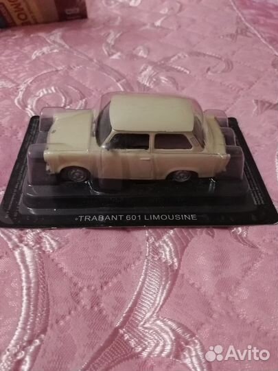 Модель автомобиля 1:43