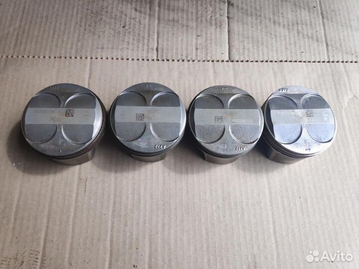 Поршень бензин w171 SLK-class 272.942 2006